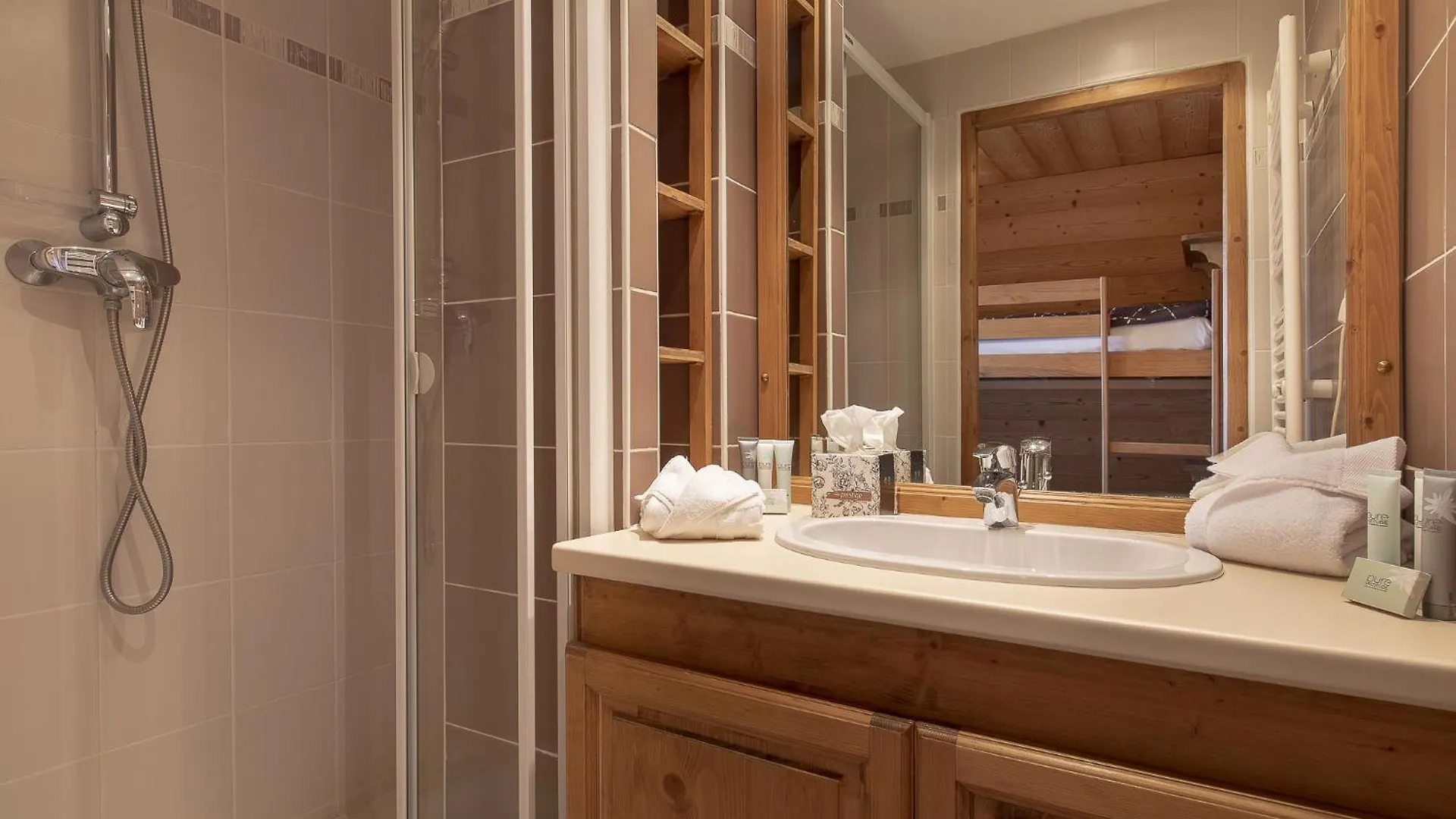 Дом отдыха Residence Les Cimes - Centre Val D'Isere